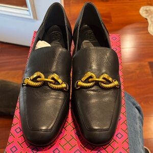 Tory Burch 9.5 Black Loafers with Gold Chain Detail